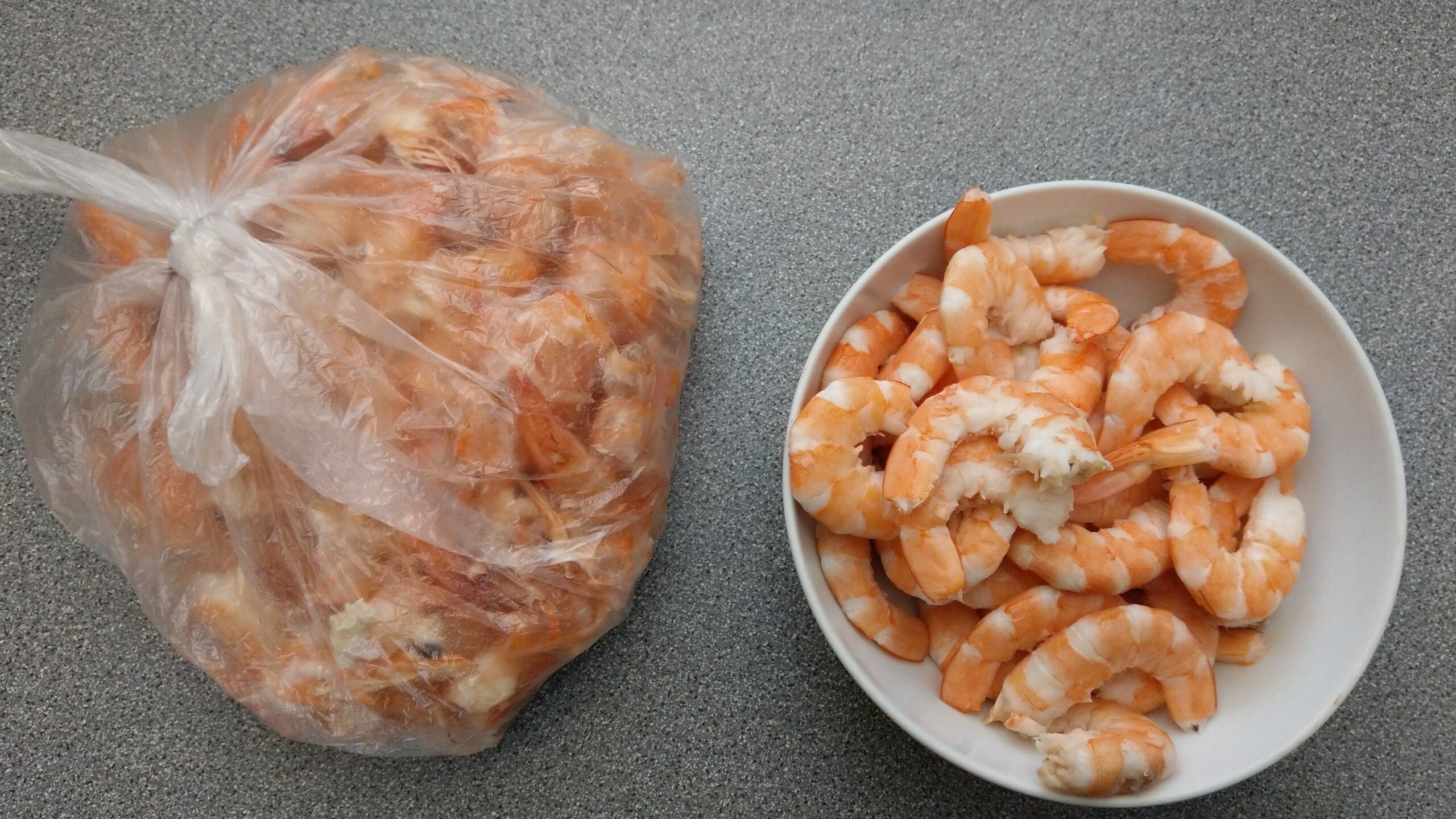 Cooked shrimp and their shells