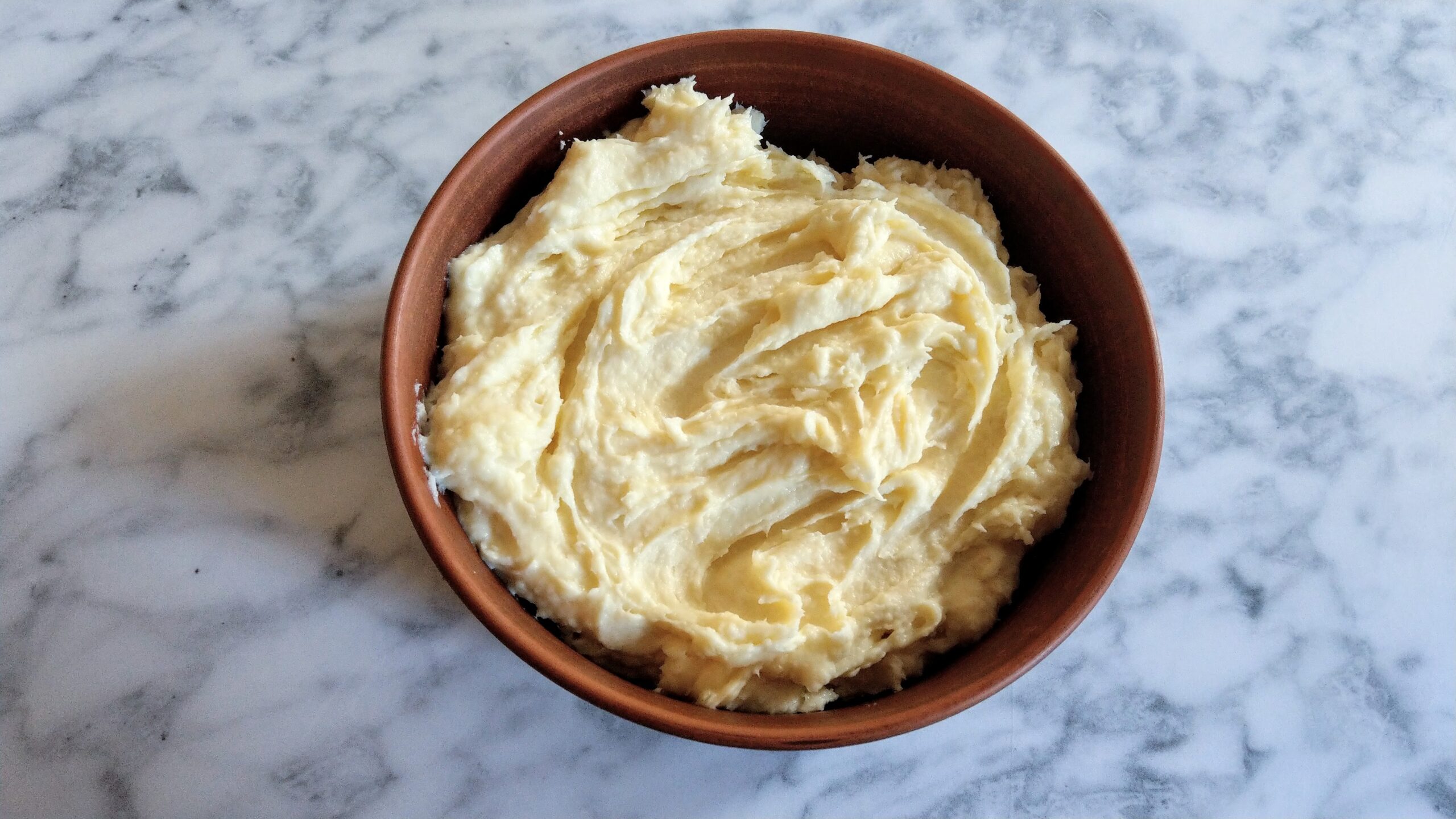 Pureed parsnips in a serving bowl